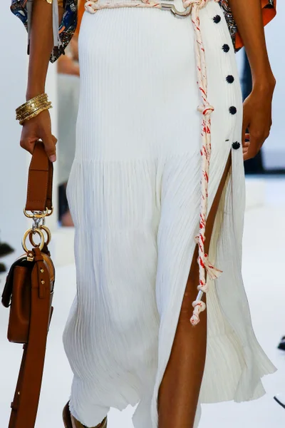Look 54
